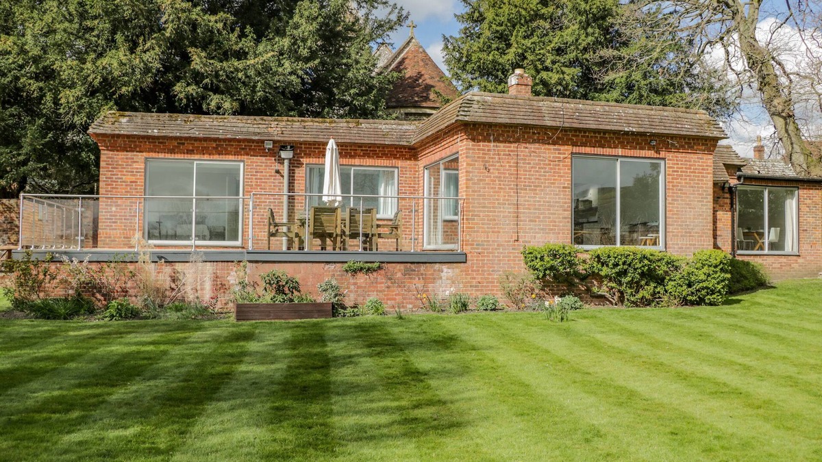 Wallingford Cottage | NINEA, with a garden in Wallingford