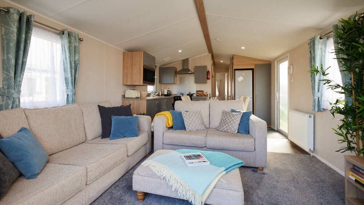 Cayton Bay Apartment | Nirvana Coastal Retreat Holiday Home