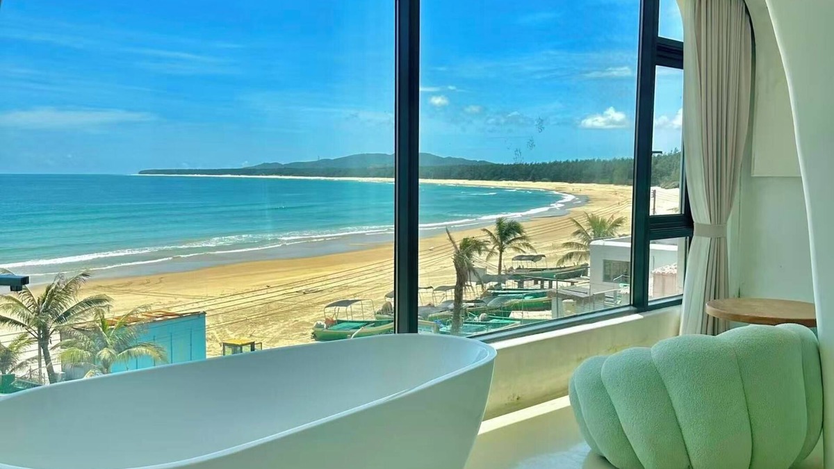 Wanning Hotel | Nirvana Seaview Homestay