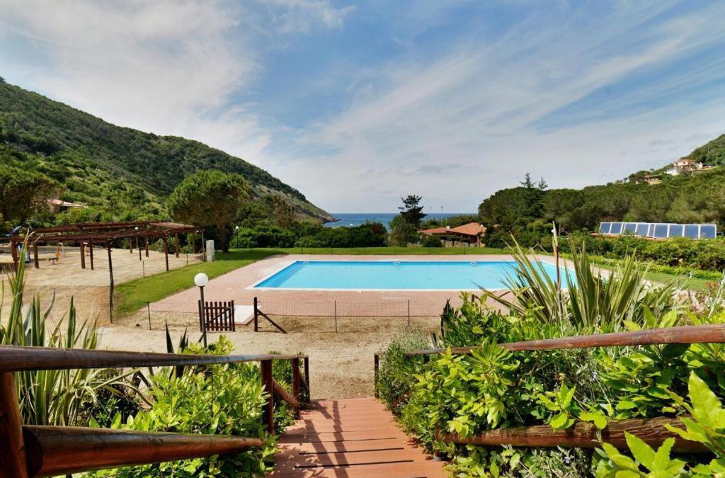 Rio nell'Elba Apartment | NISPORTO APPARTAMENTO 100 MT DAL MARE E PISCINA