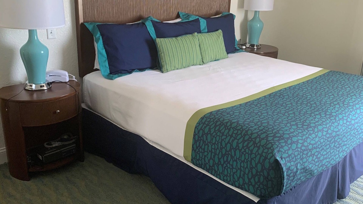 Ocean View Halifax Estates Condo | nLovely 2-bedroom condo in Daytona Beach Shores with AC, WiFi, fitness room
