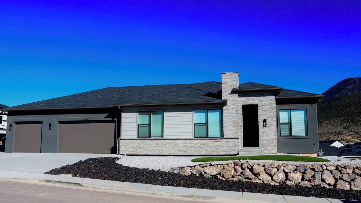 Cedar City House | nMOUNTAIN VIEW RETREAT nNew Property, movie theater, mountain views, 7 bedrooms