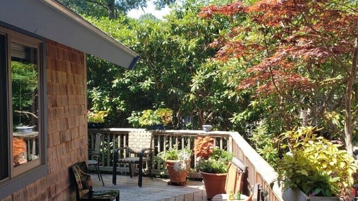Tisbury House | nMV Vacation Rental