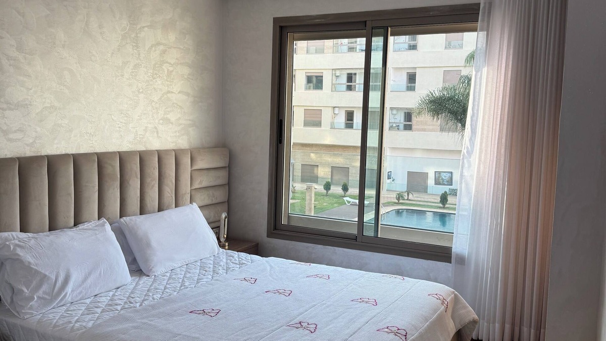 Bouznika Apartment | nn“Sunny 2BR Apartment in Bouznika – 2 min to Beach, A/C, WiFi, Family-Friendly”