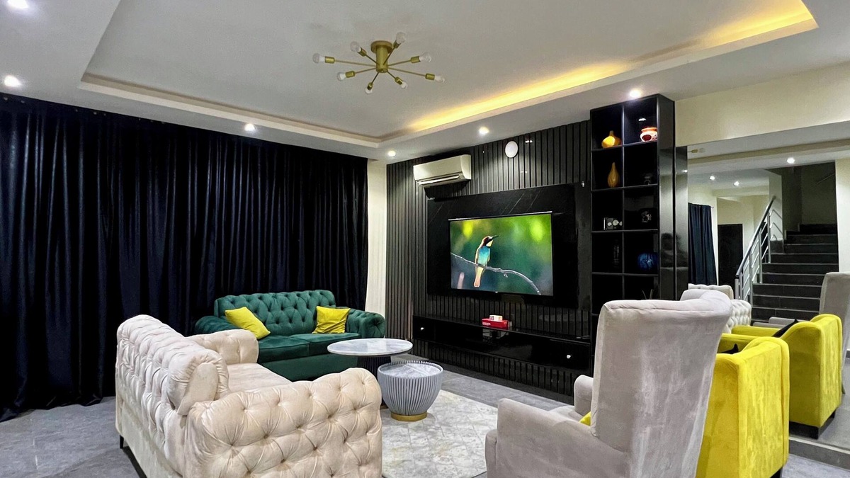 Ofin Apartment | nNGN100,000 3Bedroom Duplex SHORTLET apartment with POOL in LEKKI, LAGOS NIGERIA
