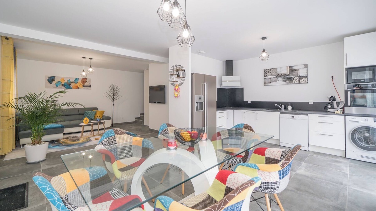 Saint-Mitre-les-Remparts House | nnSublime 4-star house ⭐️⭐️⭐️⭐️ (rated by professionals "GITES DE FRANCE")