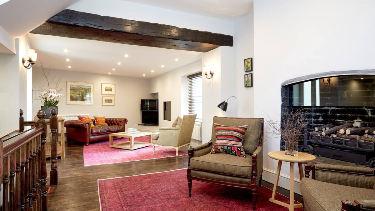 Abergavenny Cottage | No. 17 Cottage, adjacent to the Abergavenny Hotel