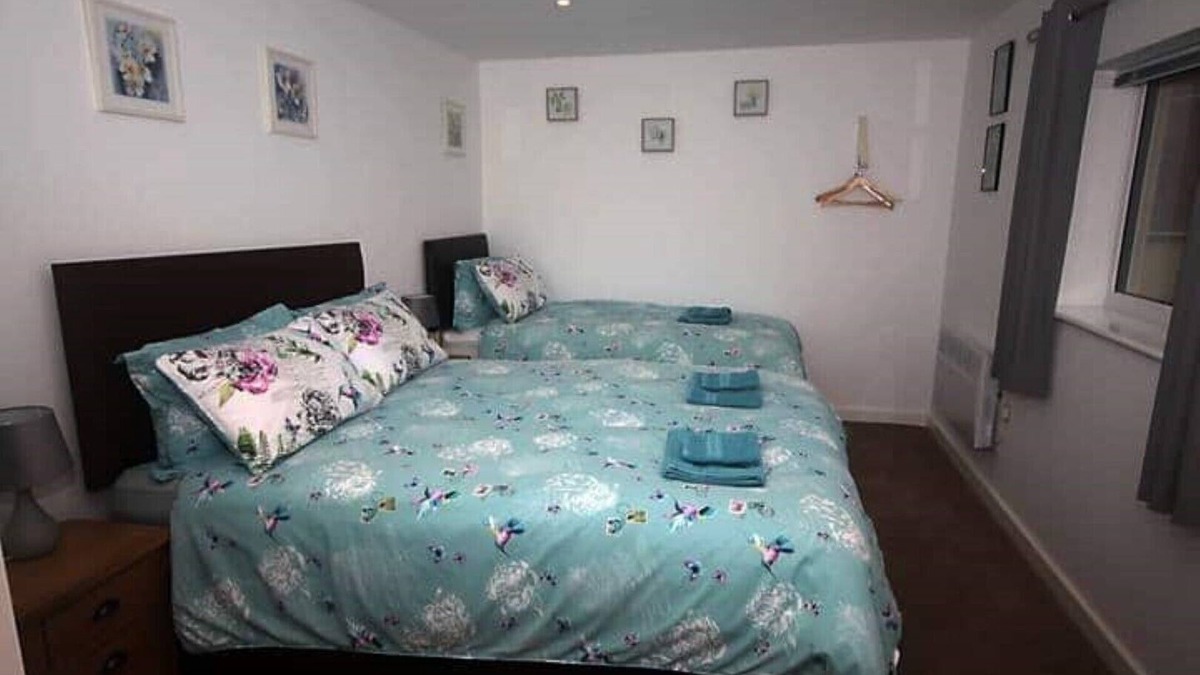 Glastonbury Apartment | No 28D St Benedict - With outside courtyard