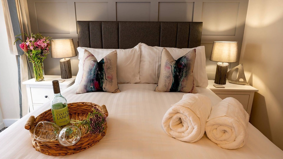 Beaumaris House | No. 66 : Stylish 3‑Bed Cottage in Beaumaris | Managed by Anglesey Holiday Lettings