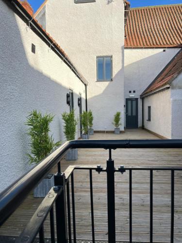 Worksop Apartment | No 8 Plants Yard Modern studio in Worksop