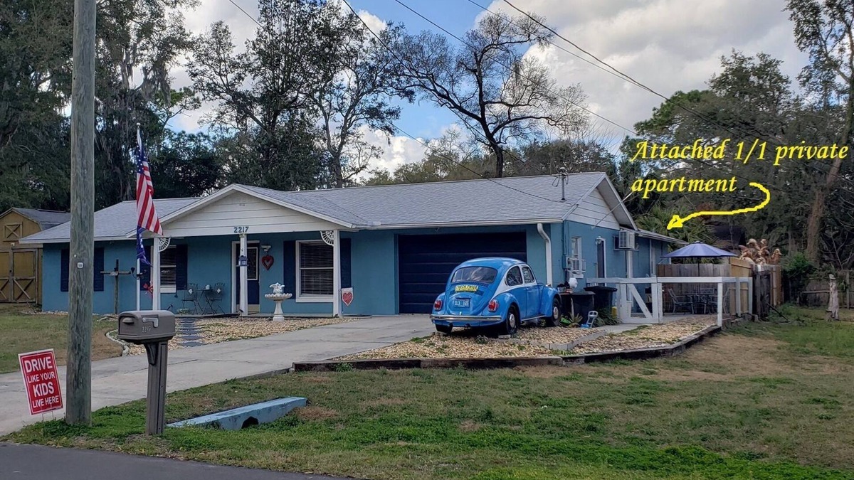 Ocala Apartment | No additional fees expect a small one for pets. Minutes from downtown Ocala.