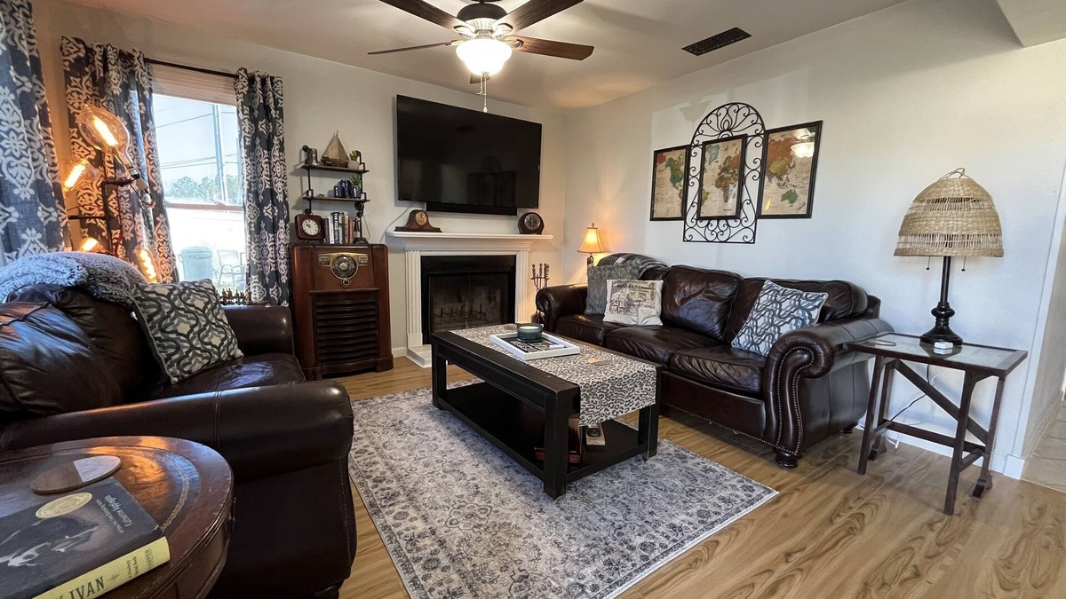 Huntsville Apartment | No chores!/6 guests/⬇️stairs/🦮🐈/WI-FI/easy access/grill