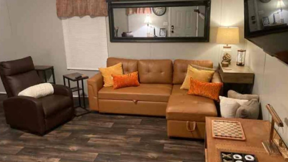Summerton House | No Cleaning Fee 3BR ~ Sleeps 10 ~Near Santee Lakes