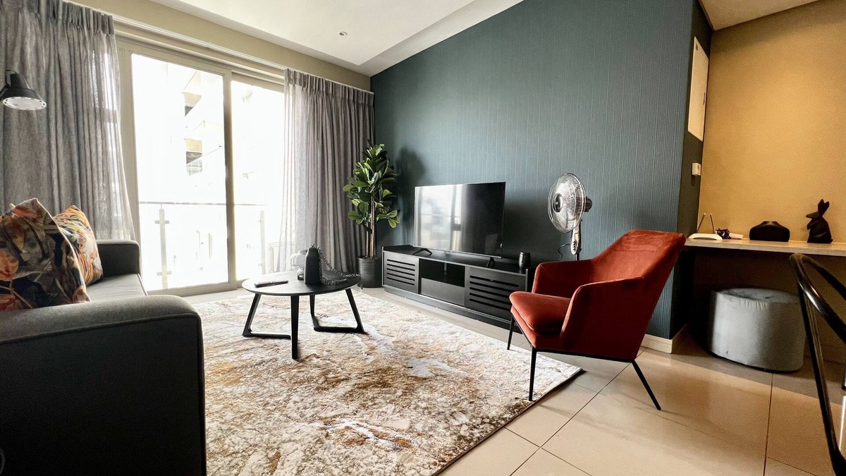 Greater Johannesburg Metropolitan Area Apartment | No Loadshedding | Modern 1 Bed In Rosebank