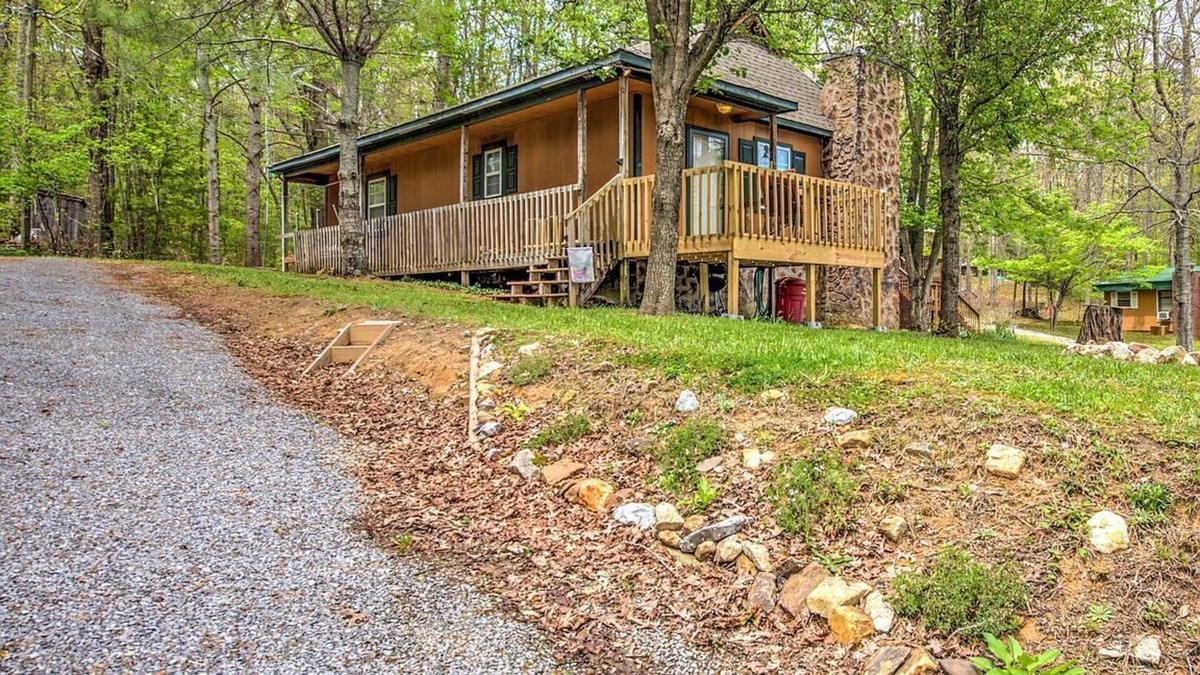 Tallassee Cabin | NO LONGER AVAILABLE