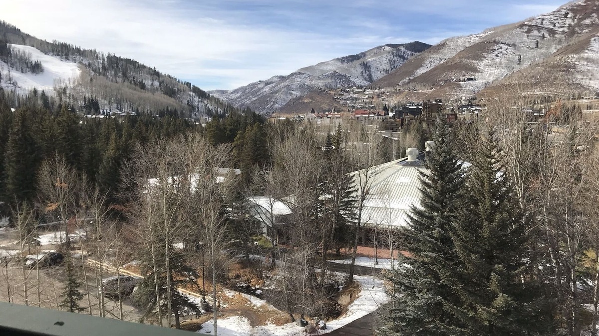 Vail Apartment | No need to Drive Anywhere - 5 to 10 minutes Walk access to Village or Lionshead