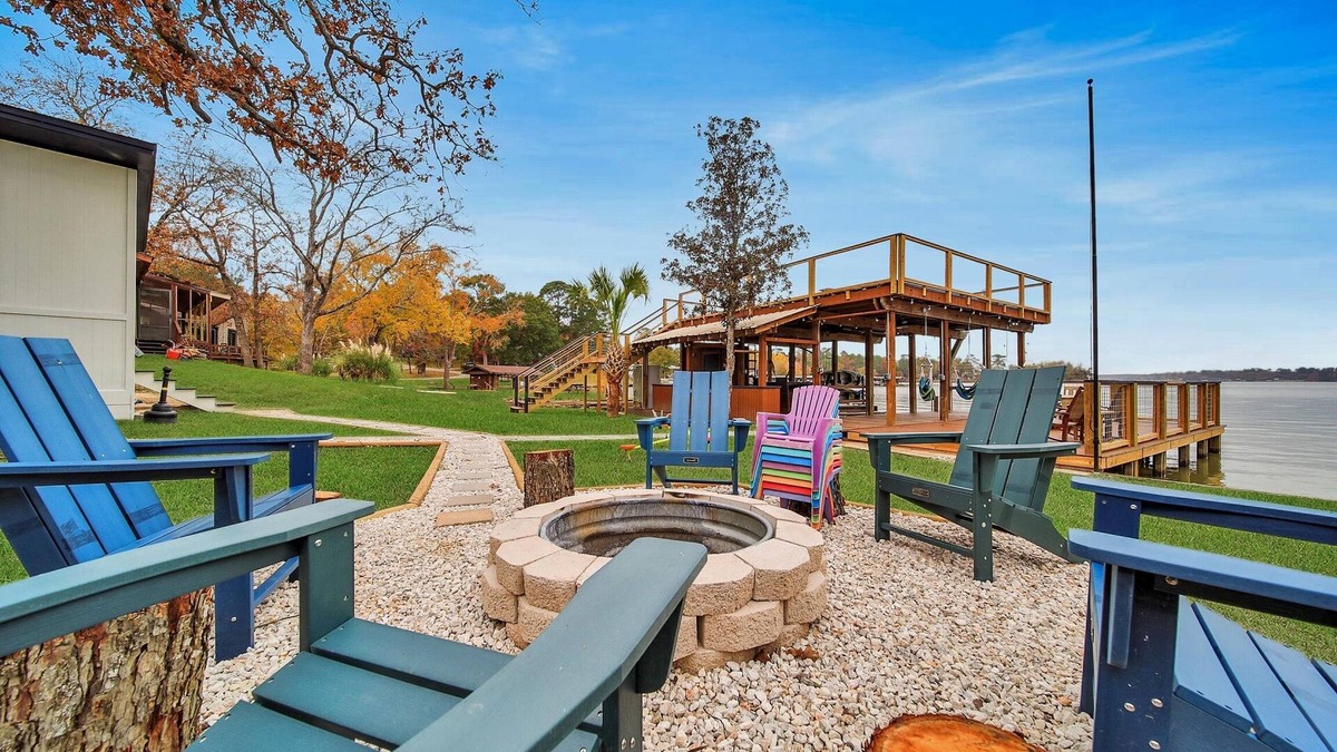 Trinity House | No Wake Zone: Lake Livingston Water Front Retreat