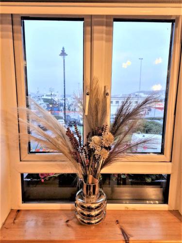 Killybegs Apartment | No1 Harbour view apartment Killybegs