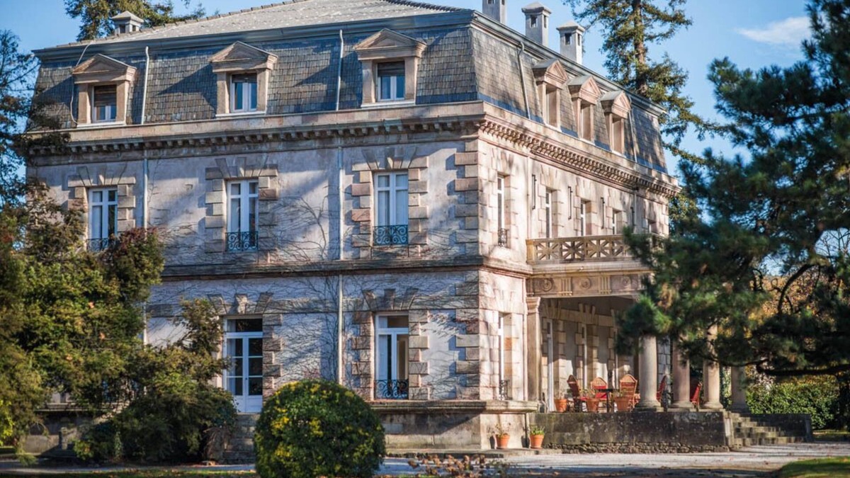 Los Corrales de Buelna House | Noble house with magnificent garden