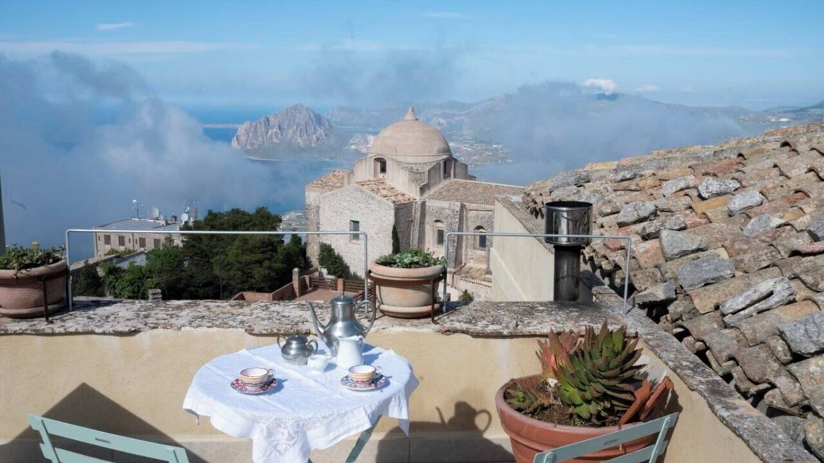 Erice Bed & Breakfast | Noble palace sky view in the mountains, near the historic center of Erice