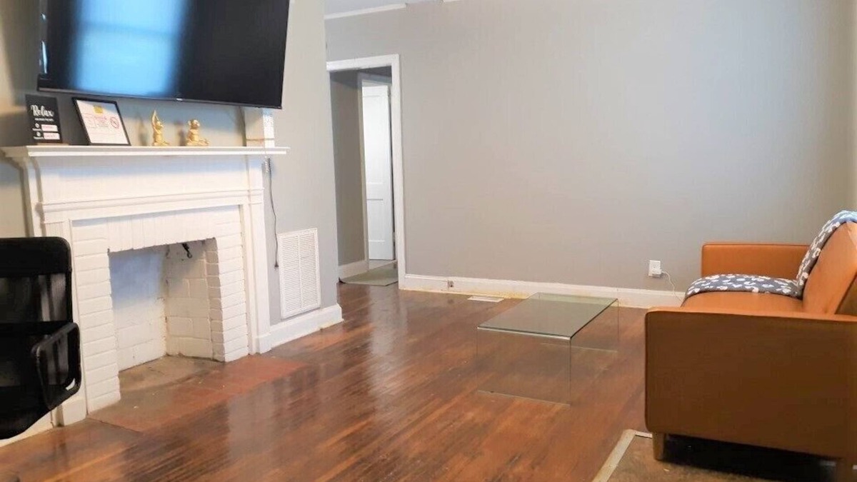 Villa Heights Cottage | NoDa cottage. Updated place in an amazing location. Walk to everything!