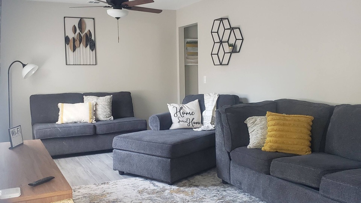 North Hyde Park House | NoHo Haven/Centrally Located w/the Perfect Blend of Luxury and Comfort!