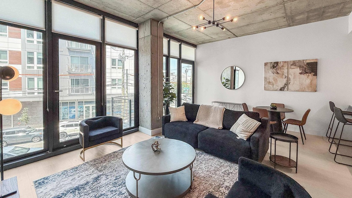 Olde Kensington Apartment | NoLibs Luxury 1BD | Sleeps 4 | Near Dining & Bars