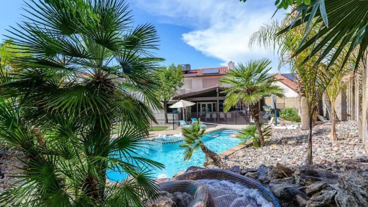 Paradise Valley Village House | Nomad Gamer Pad- A Mountain Reserve Home w/Pool, Spa, Esports Arena & Squat Gym