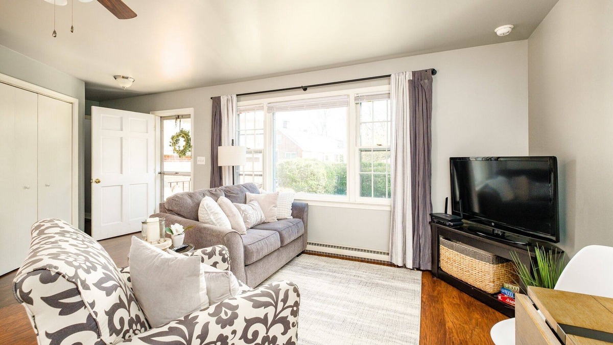 Waynesboro House | Nona's Cottage-Waynesboro/Shenandoah Valley, VA