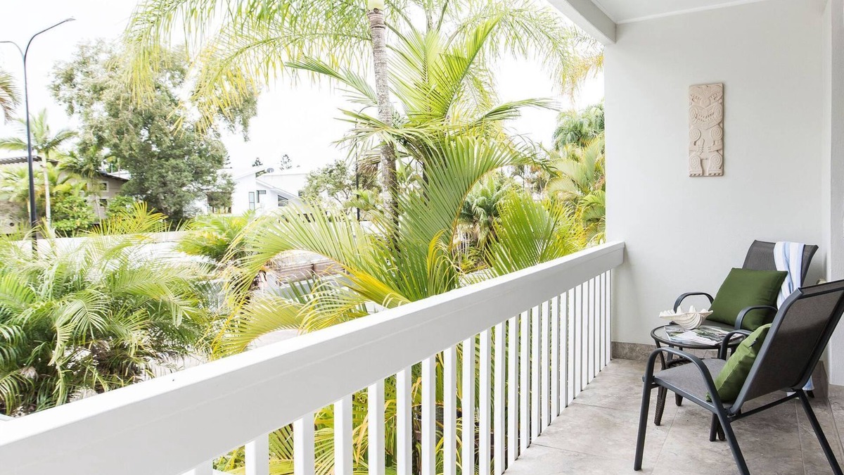 Noosa Heads Villa | Noosa Pde Apartment - ALOHA - great location and style, walk to beach