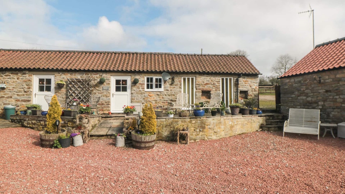 North York Moors National Park Cottage | NORAH'S NOOK, pet friendly, with open fire in Kirkbymoorside