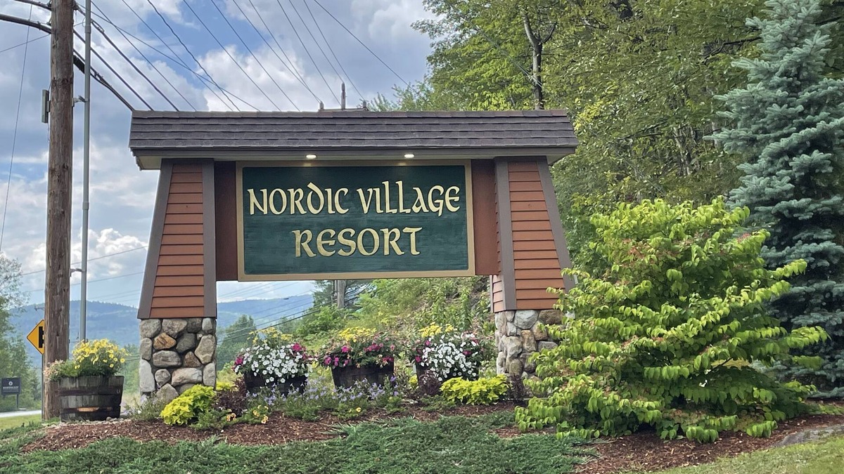 Bartlett House | Nordic Village Condo Sleeps 12!