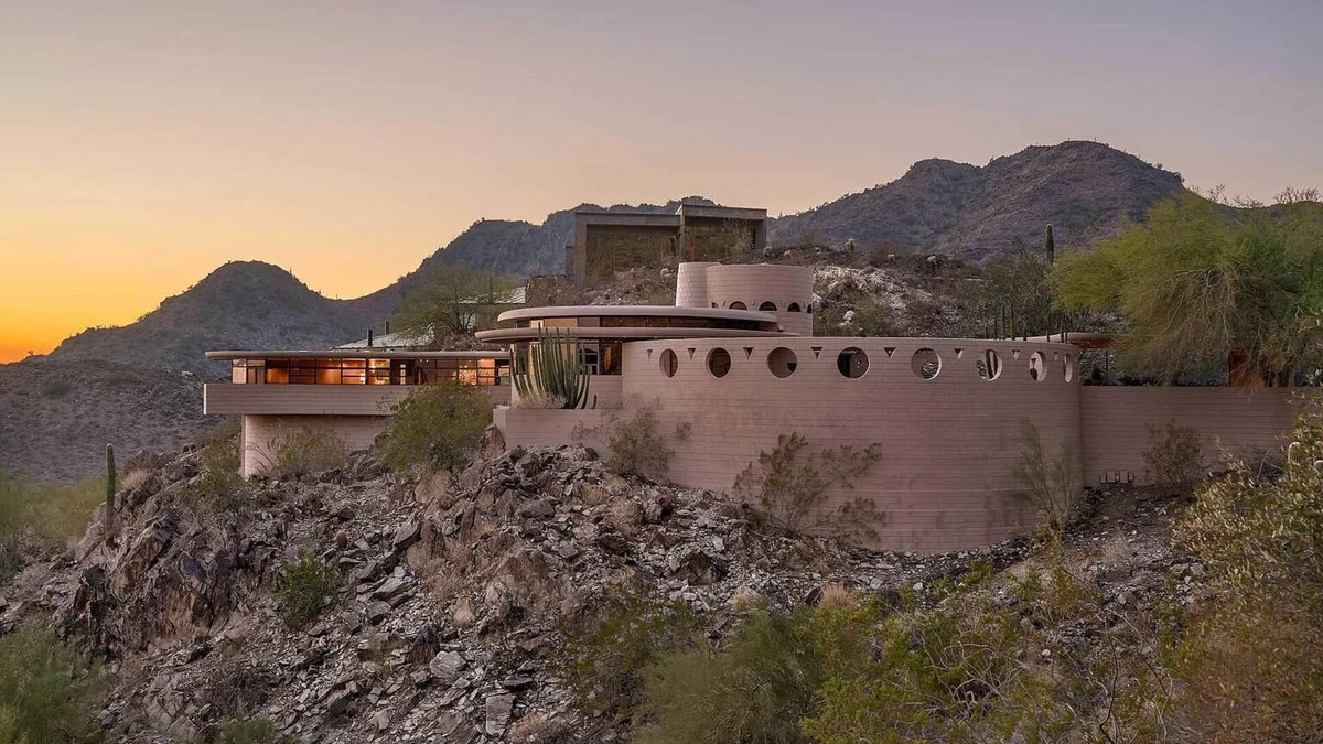 Camelback East House | Norman Lykes House Designed by Frank Lloyd Wright