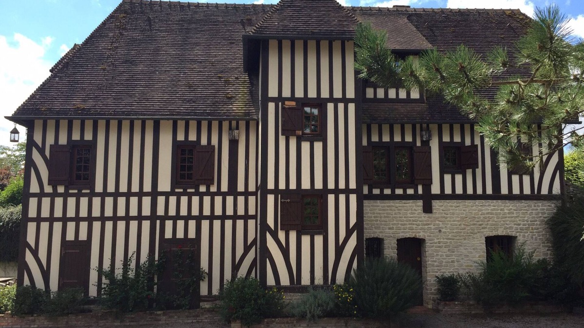 Crouttes House | Norman manor in the countryside