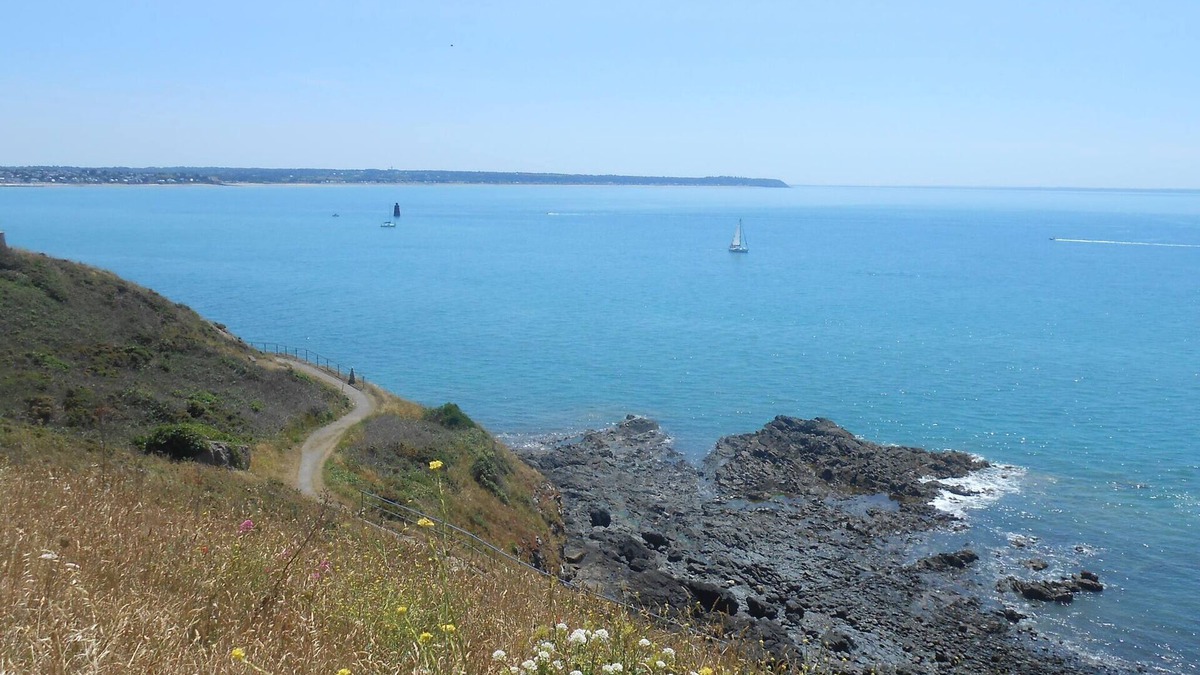 Dragey-Ronthon House | Norman property with pool, bay of Mont St. Michel