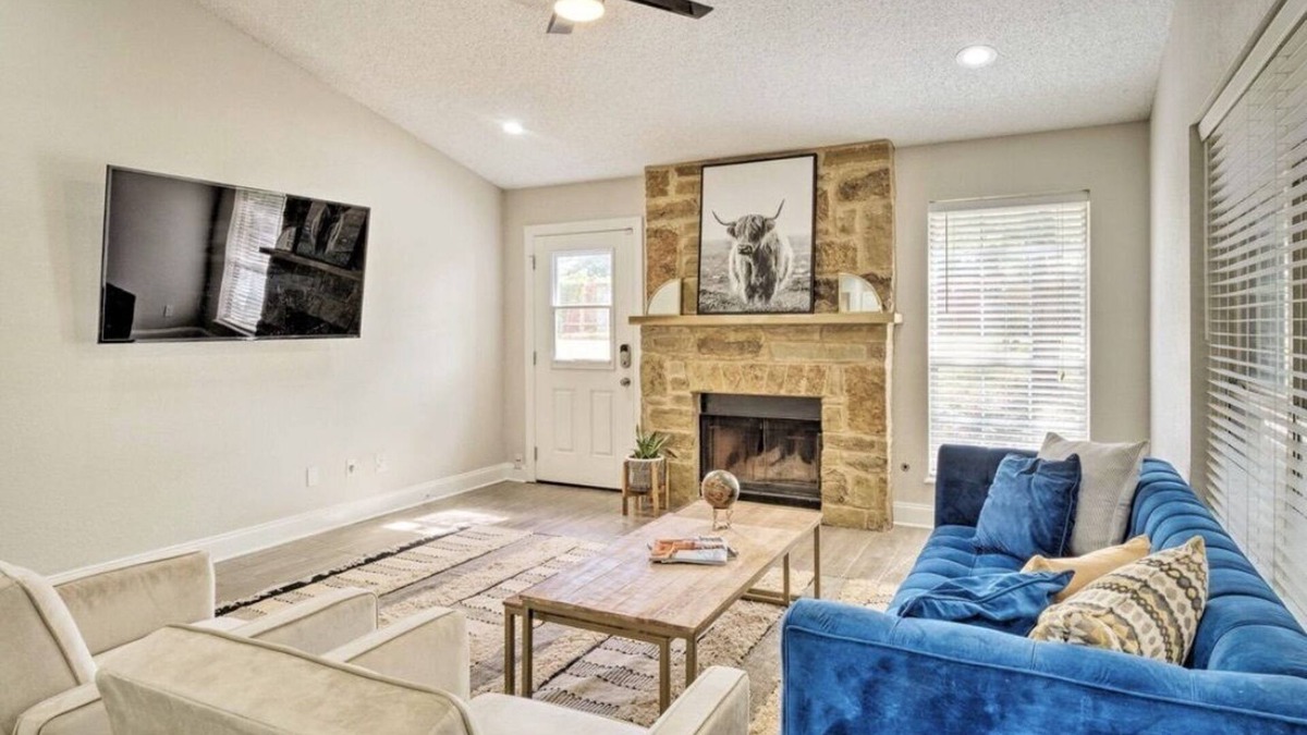 Block House Creek House | North Austin,HEB center,Leander,Cedar Park, Haute Spot,Lake Travis,The Crossover