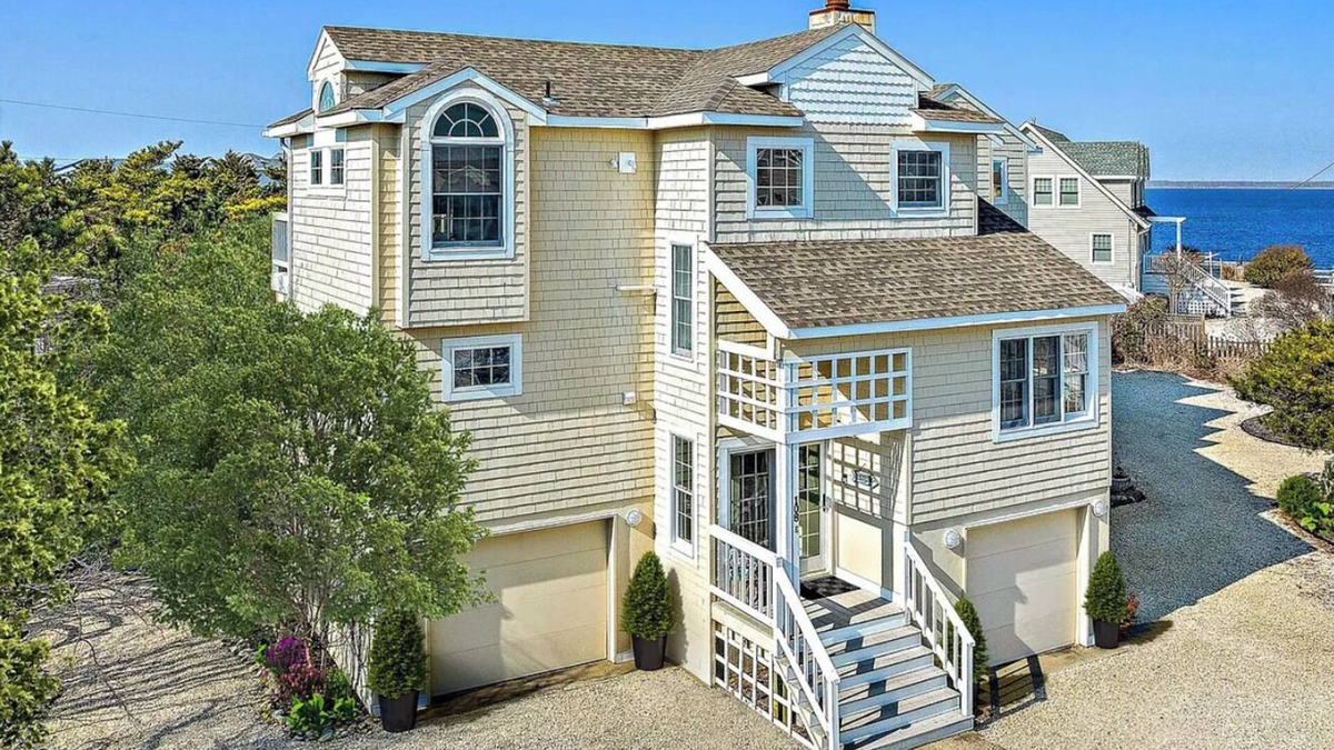 North Beach House | North Beach LBI Bayview Open Concept Home- Just 7 houses from the Beach
