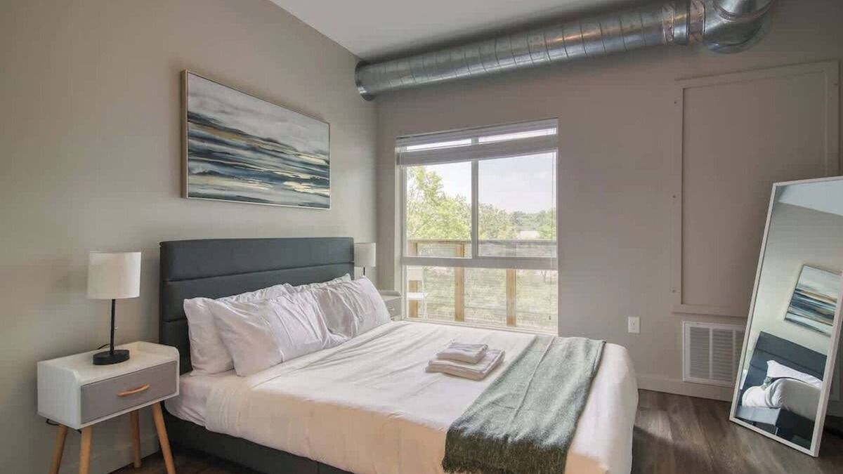 Ann Arbor Apartment | North Campus 1B1B | Free Parking