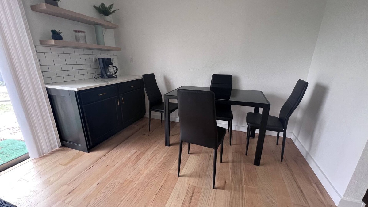 Farmers Branch House | North Dallas home 16 Min toDFW. KING size bed.
