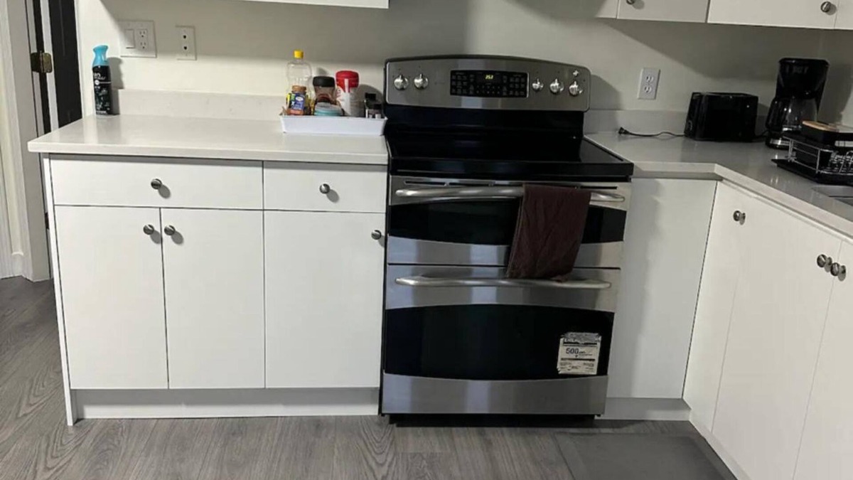 Delta House | North delta guest suite with kitchen