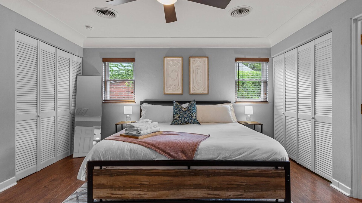 Northampton House | North Hampton Comfort with Private Backyard