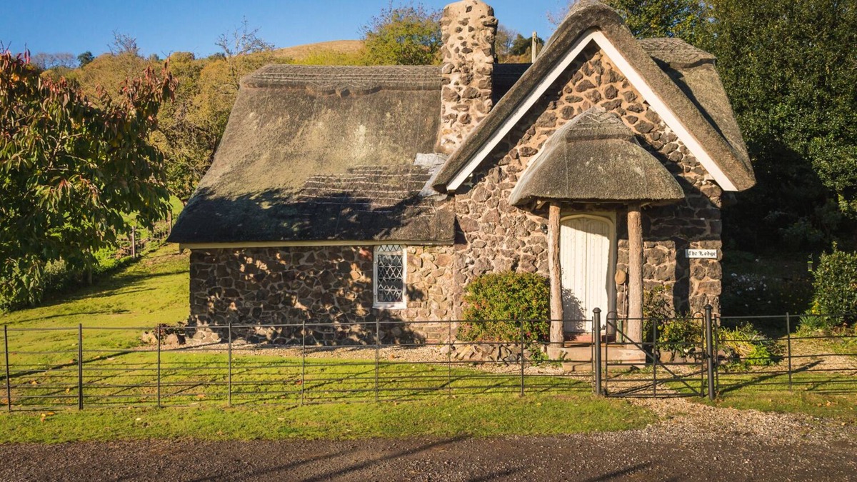 Moreton House | NORTH LODGE, pet friendly, character holiday cottage in Ledbury