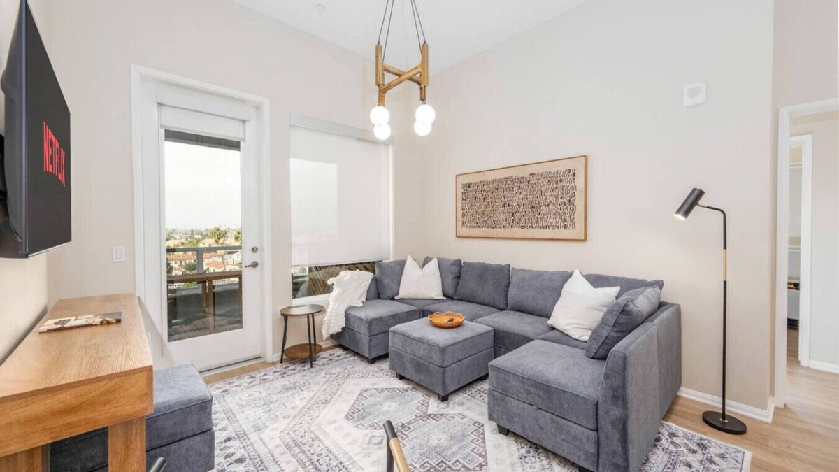 North Park Apartment | North Park Penthouse~King Beds~Workspaces~Parking!