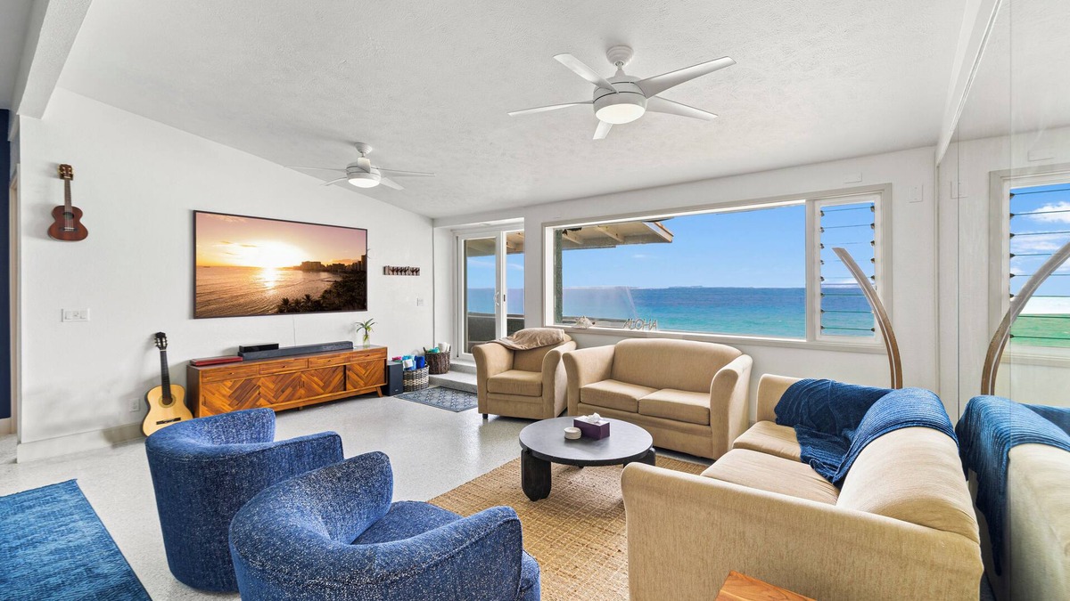 Waialua House | North Shore Beach House w/AC, Parking, WIFI, King Beds.