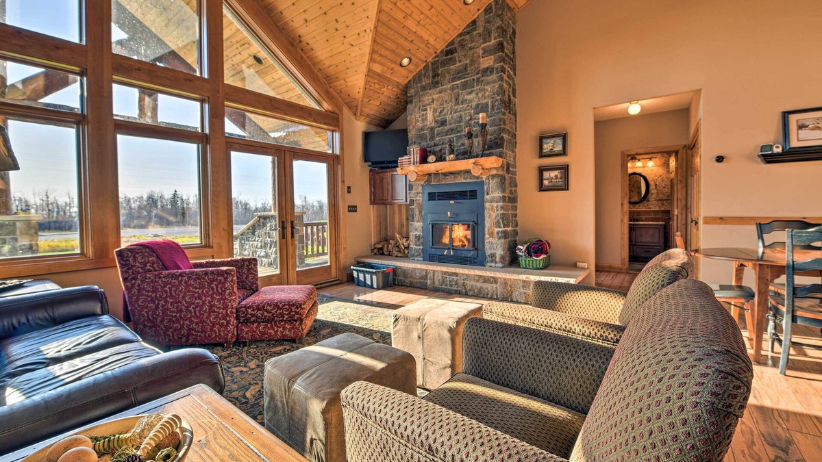 Two Harbors Cabin | North Shore Cabin w/Fire Pit By Gooseberry Falls!