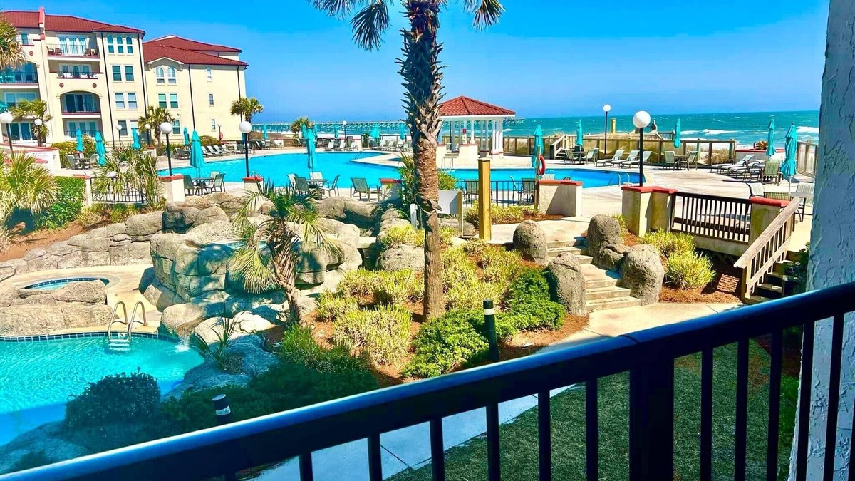 Cape Island Condo | North Topsail Beach Villa Capriani Two Bedroom Oceanview Condo w/Linens
