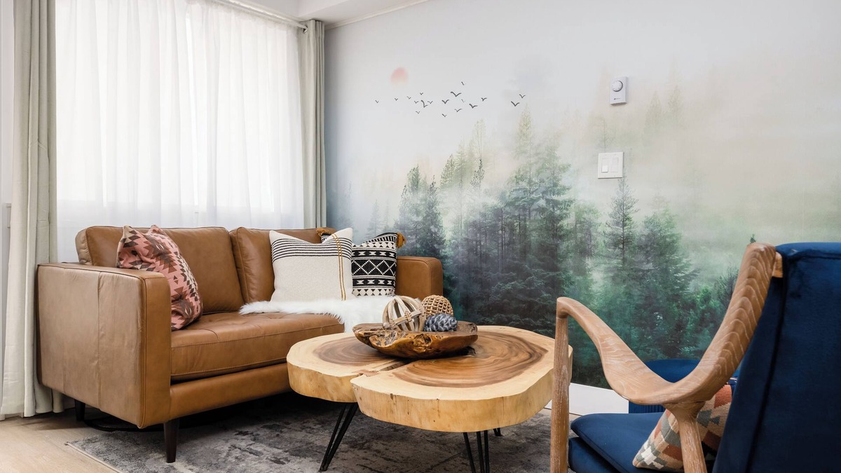Lower Lonsdale Apartment | North Van Hideaway | Walk to Lonsdale & Seabus!