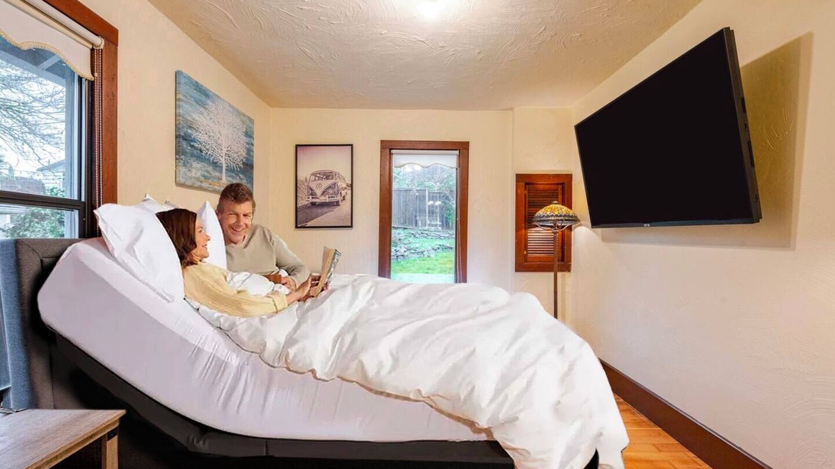 West End House | Northend Charmer! Your own Private space and bathroom in Tacoma’s beautiful NE.