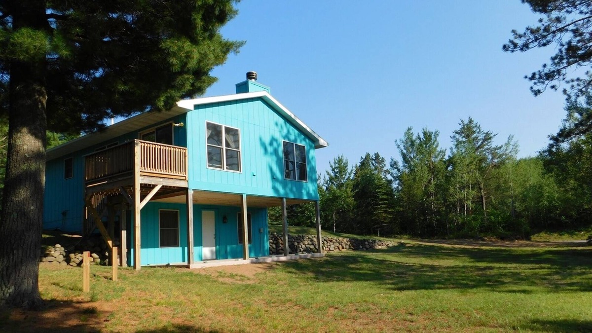 Solon Springs Cabin | Northern Aloha – Barnes | 1 Bed, 1 Bath