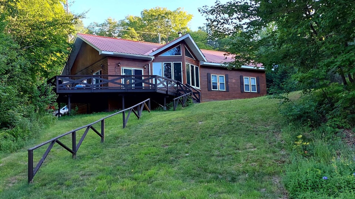 Algoma District Cottage | Northern Haven on a Crystal-Clear Lake. Ideal for family-style gatherings